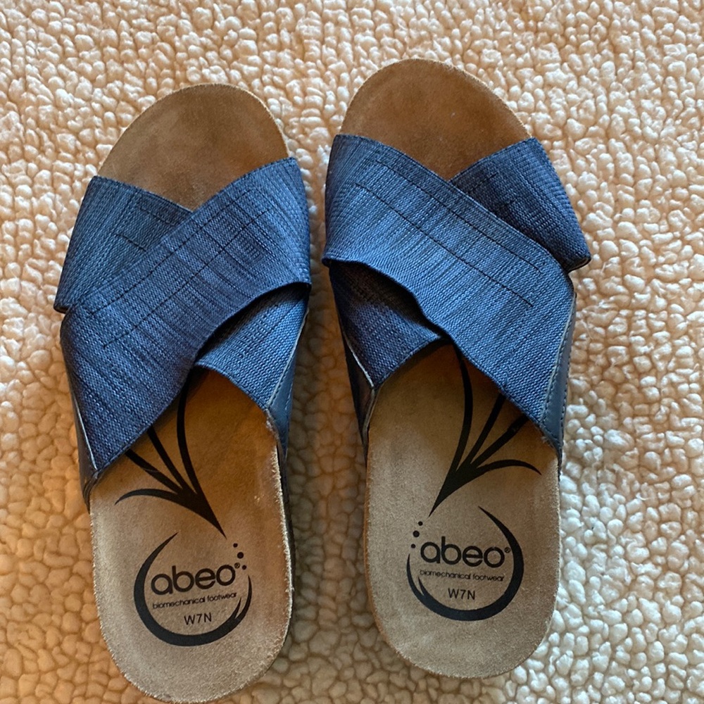 Abeo size 7 wedge sandals
